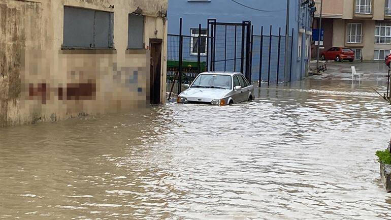 Çanakkale, Denizli ve Manavgatta yağış hayatı felç etti Kaymakam duyurdu: İdari izin kararı