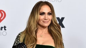 Dünyaca ünlü şarkıcı Jennifer Lopez, küvetteki pozlarını paylaştı
