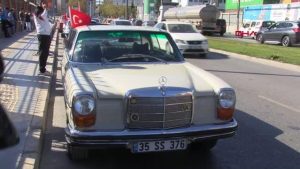 klasik-otomobillerle-29-ekim-korteji-jGiObcUL.jpg