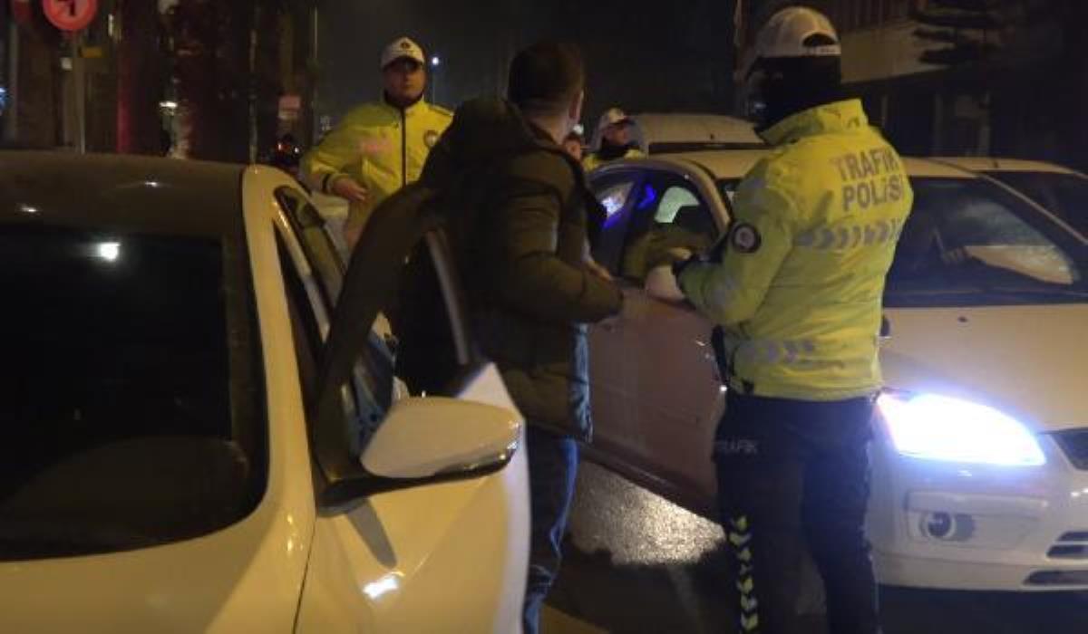 yeni-yilin-ilk-dakikalarinda-alkollu-yakalanan-surucu-gecmis-olsun-tJZHg8Om.jpg
