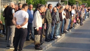 IZMIR’DE-23-BIN-ISCI-GREVE-CIKTI-OTOBUS_738459_218041