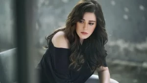 Tugce-Tayfurun-annelik-sevinci-yarim-kaldi-Minik-kizi-yogun-bakimda