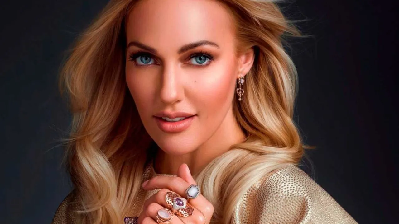 1280x720 guzel oyuncu meryem uzerliden odul konusmasinda samimi aciklamalar 1736562845619 - MERYEM UZERLİ’DEN ANNE OLMA İTİRAFI! “TEKRARDAN ANNE OLMAM DİYEMEM”