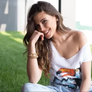 DİLARA AKSÜYEK; "DUYGULARIMI COŞKULU YAŞIYORUM."