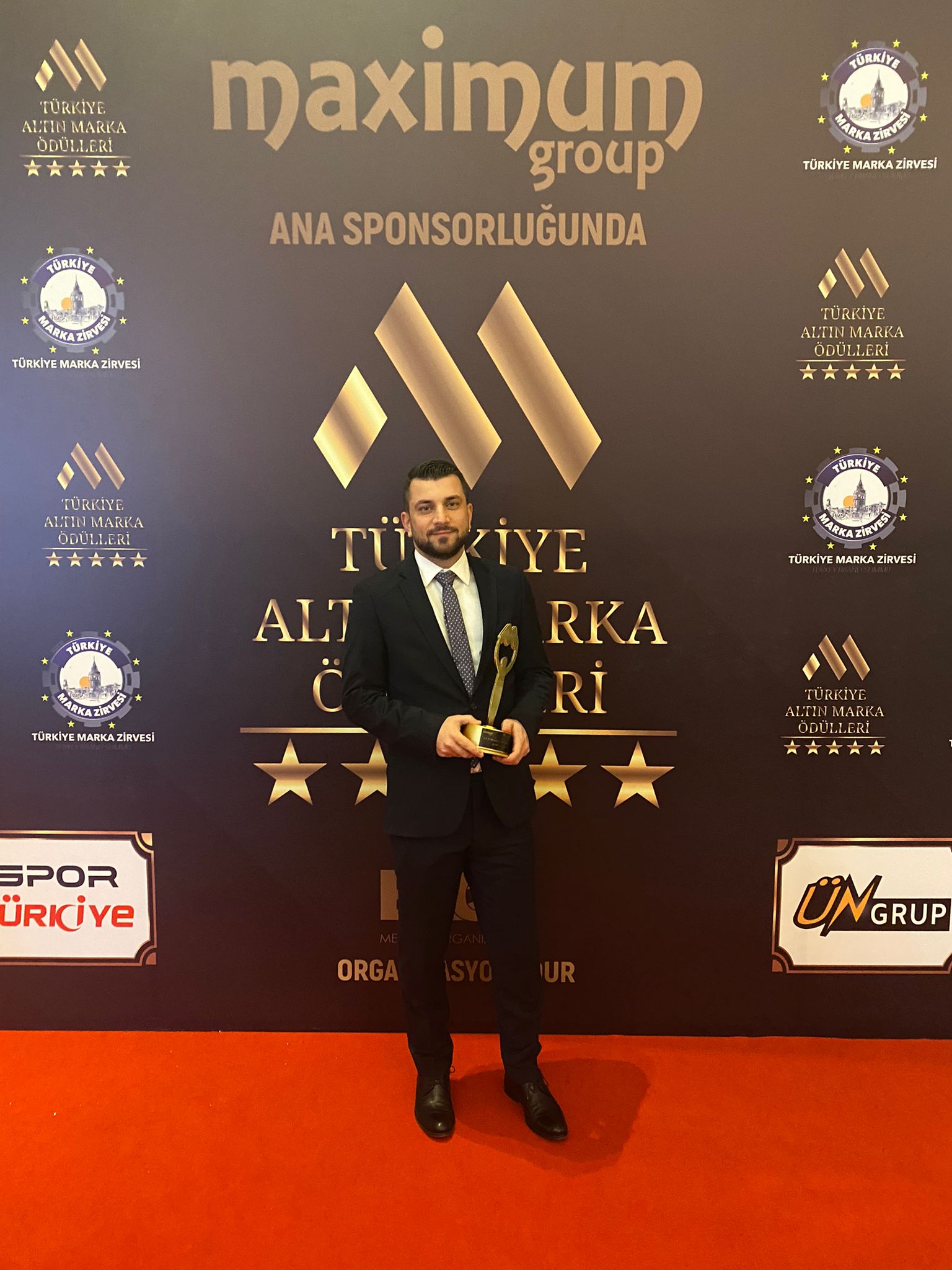 MUHARREM KAKI ALTIN MARKA ÖDÜLÜNE LAYIK GÖRÜLDÜ