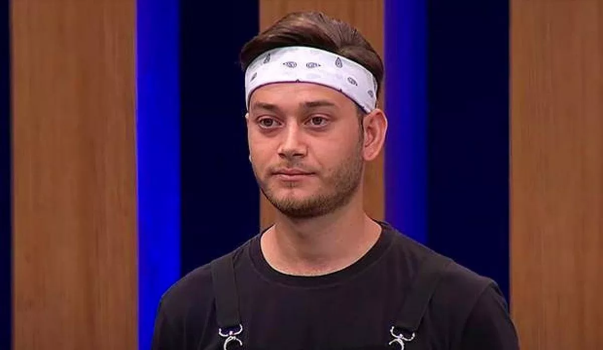 ESKİ MASTERCHEF YARIŞMACISI EMRE BÜBER' DEN DİKKAT ÇEKEN YORUM!