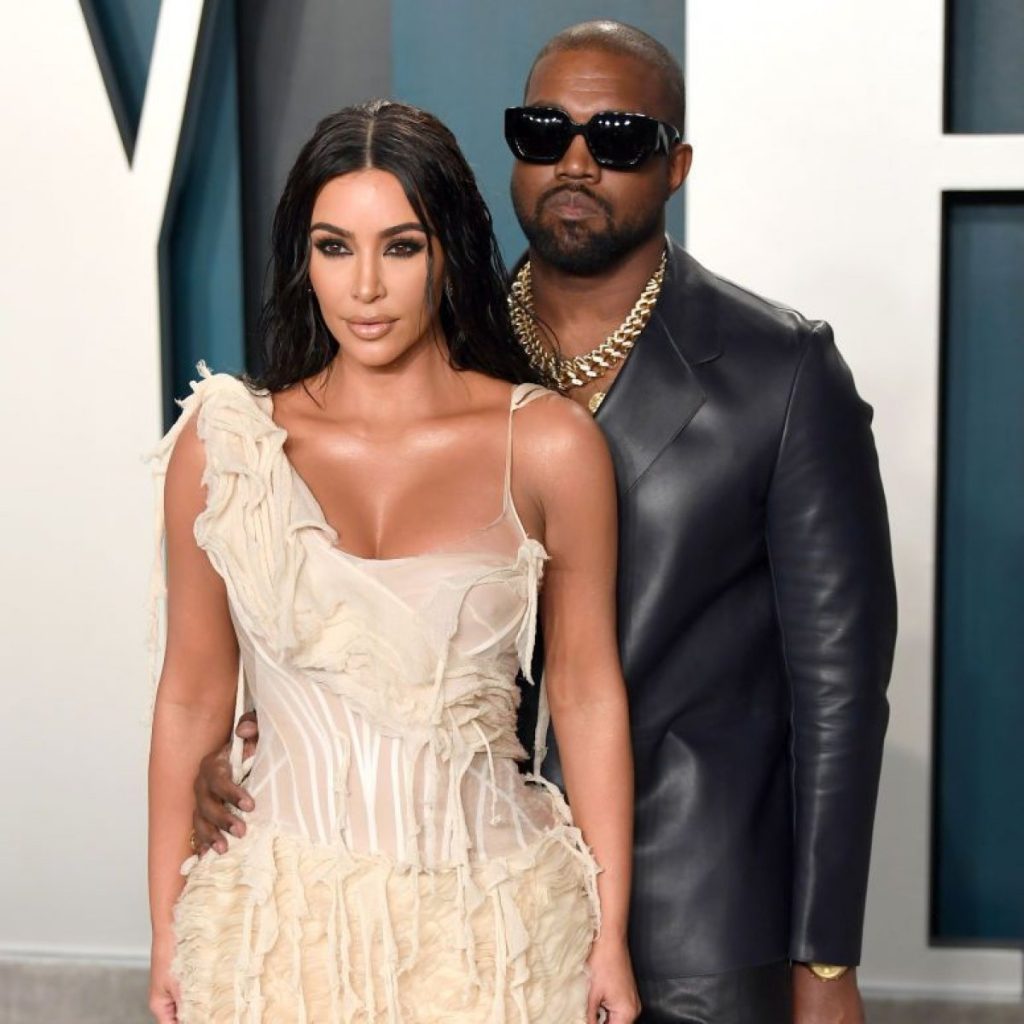 Kim Kardashian, Kanye West'in kendisine vurduğunu söyledi