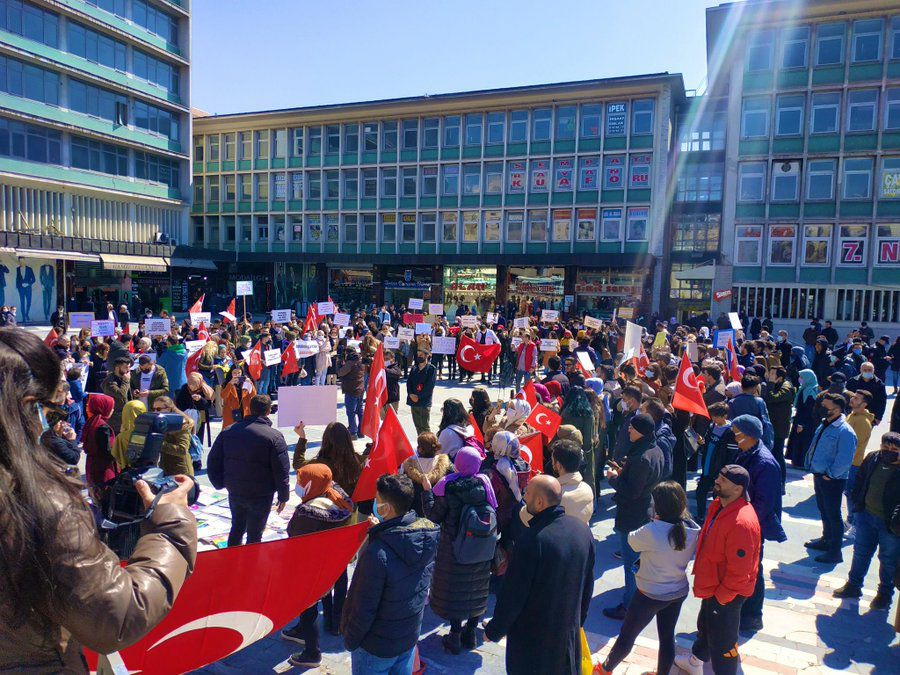 ATAMASI YAPILMAYAN ÖĞRETMENLER ANKARA'DA TOPLANDI