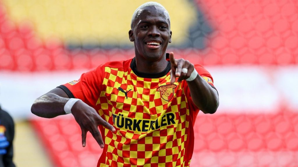 Göztepe'nin forvet oyuncusu Cherif Ndiaye, Çin'e transfer oldu