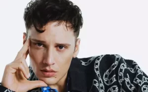 Şarkıcı Edis'ten Brooklyn Beckham'a destek