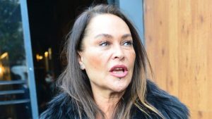 58 yaşındaki Hülya Avşar, bikinili görüntülendi