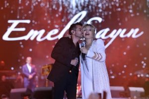 Kenan Doğulu, "Beren bunları görmesin" diyen Emel Sayın'ı göğsünden öptü