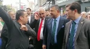 trazonlu-vatandas-yollarin-durumundan-sikayet-etti-chpli-kaya-ulastirma-bakaninin-trabzonlu-oldugunu-hatirlatti-ekrem-imamoglu-ile-ugrasmaktan-yOnLv8Lb.jpg