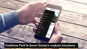 vodafone-parkta-senol-gunese-coskulu-karsilama-XJaqOfmr.jpg