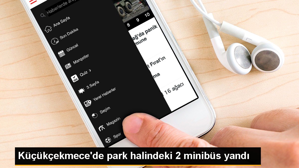 kucukcekmecede-park-halindeki-2-minibus-yandi-4BSYLUGx.jpg