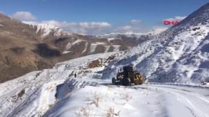 sasonda-kar-yagisi-nedeniyle-kapanan-koy-yollari-acildi-px9EWqlh.jpg