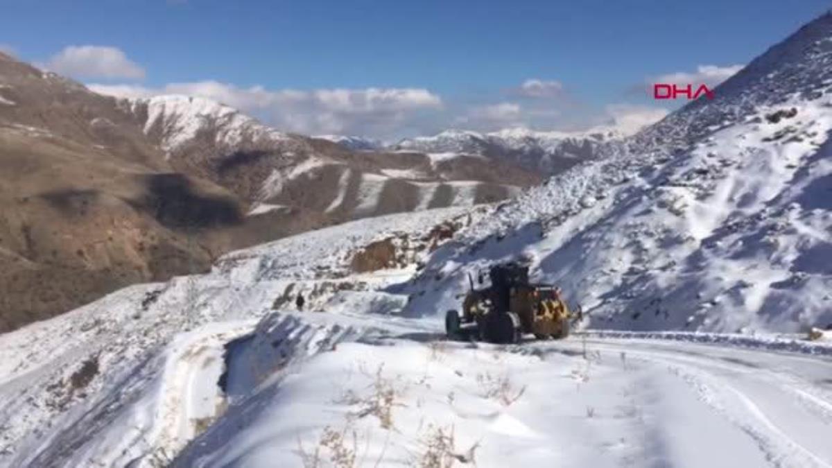 sasonda-kar-yagisi-nedeniyle-kapanan-koy-yollari-acildi-px9EWqlh.jpg