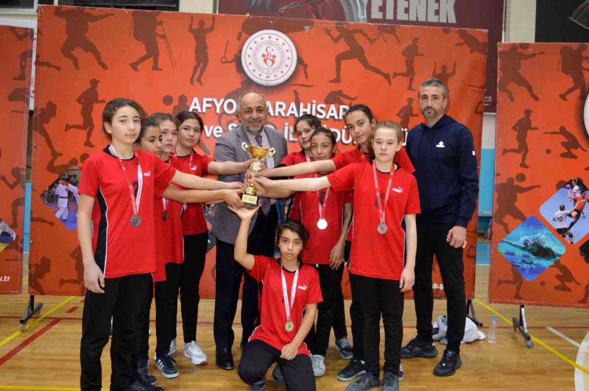 voleybol-kucuk-kizlar-musabakalari-tamamlandi-WmxMz59l.jpg