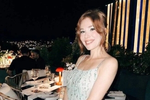 elcin-sangu-003_83721_3576221