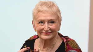 yazar-pinar-kur-hayatini-kaybetti