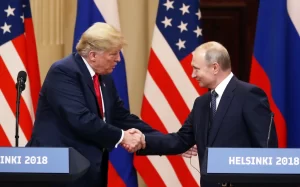 230515-donald-trump-vladimir-putin-se-1256p-a02e8c