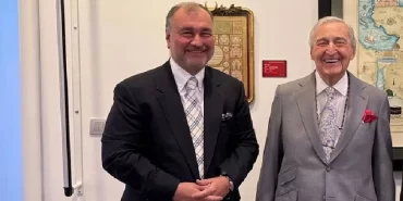 rahmi-koc-bile-murat-ulkere-ne-iyi-yaptin-isleri-yurt-disina-tasimissin-demis-txzf