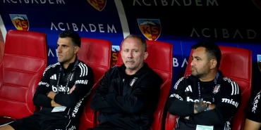 sok-gelismeye-bak-besiktas-kara-kara-dusunuyor-6-milyon-euro-buhar-oldu-9a8511