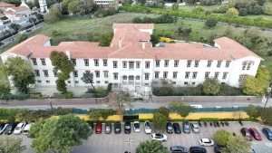 692012035fe73445__w1200xh675