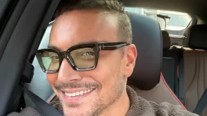 17646006431001970195