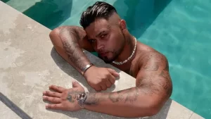 17646657392079527848